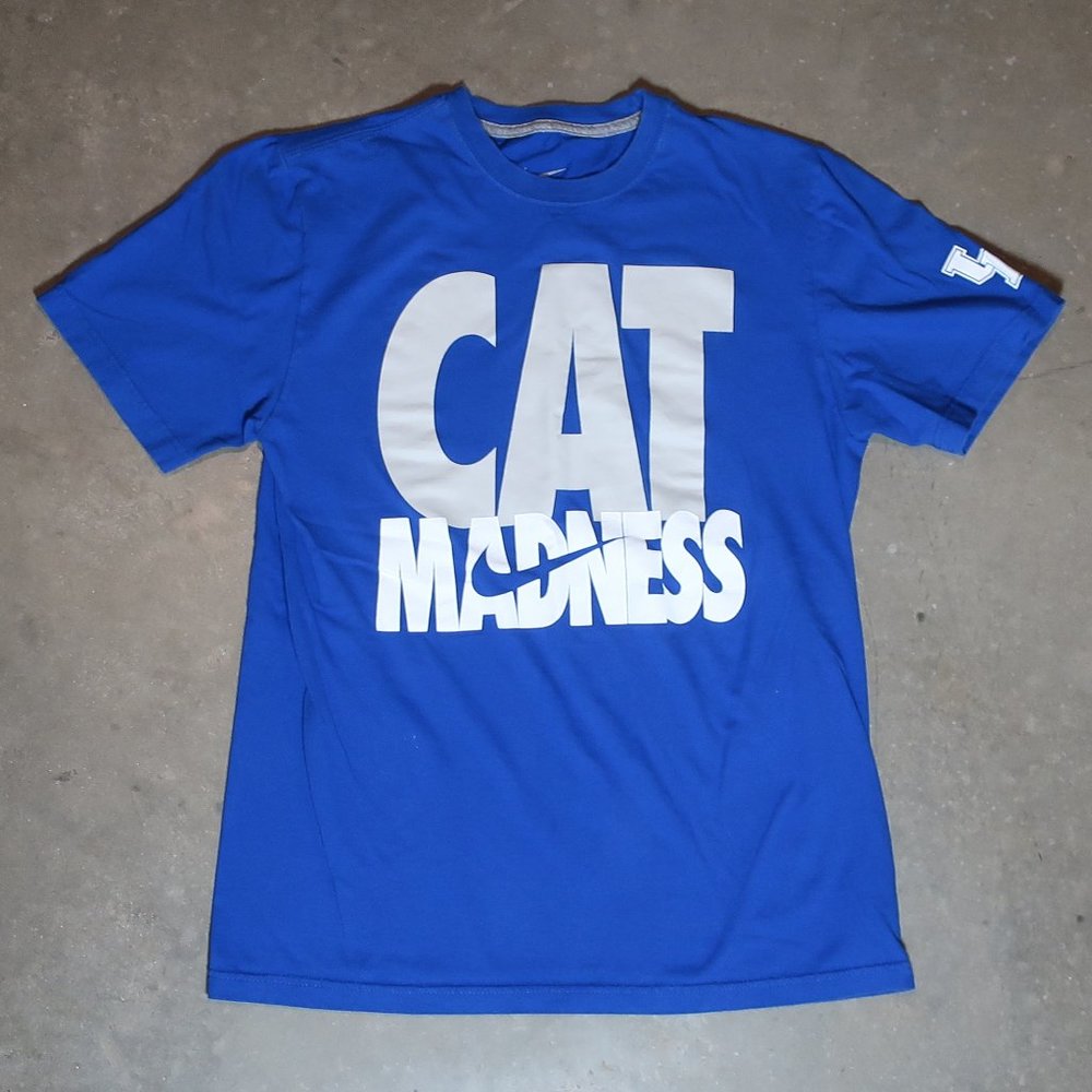 Nike. Kentucky. Men's Medium. T-Shirt. Blue w/ White.